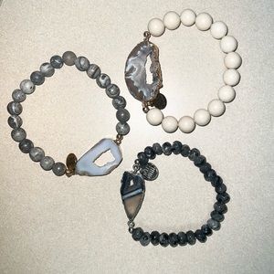 Like New Kinsley Armelle Bracelet Stack (medium).